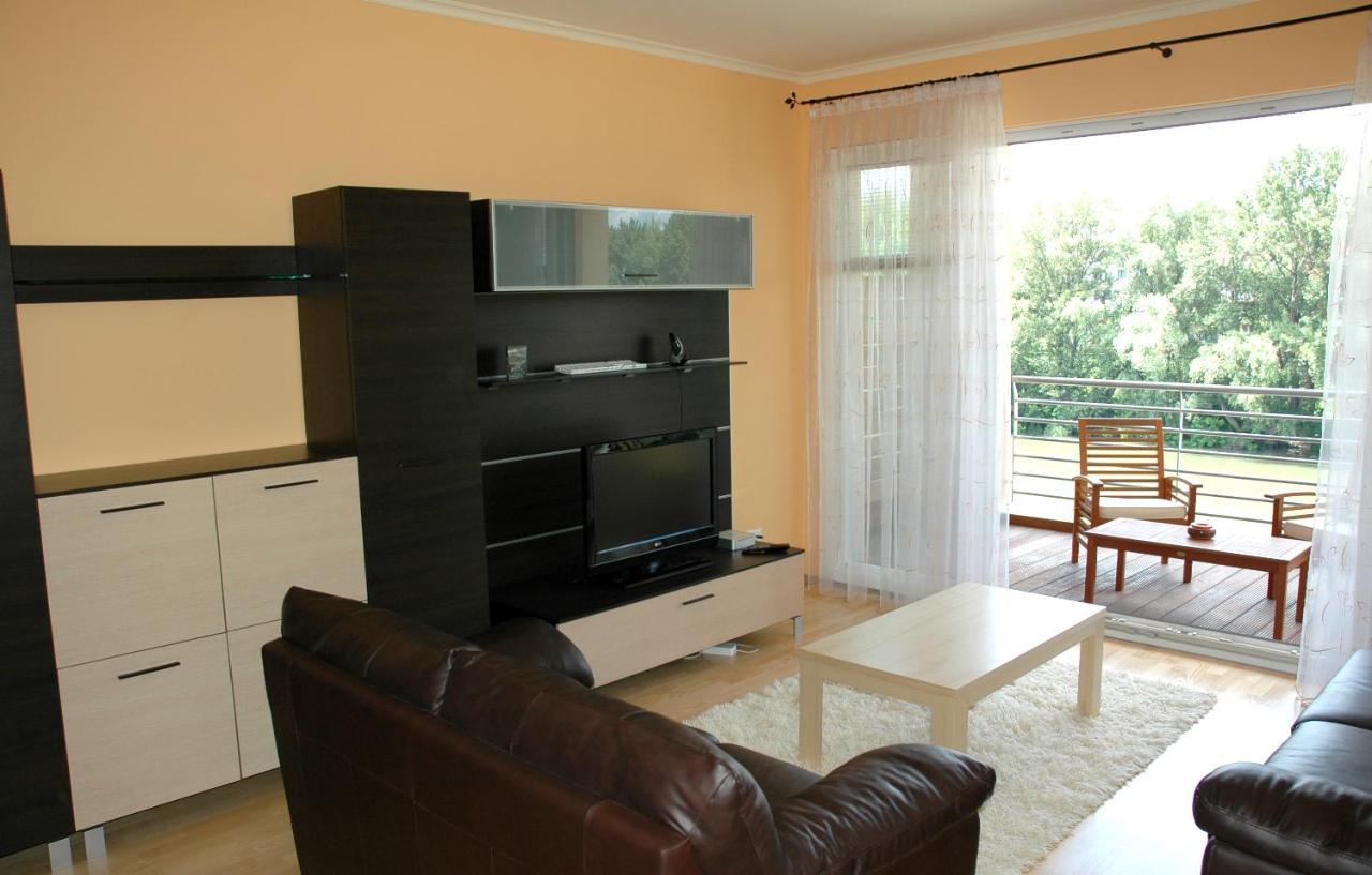 Dunalux Apartman เยอร์ ภายนอก รูปภาพ