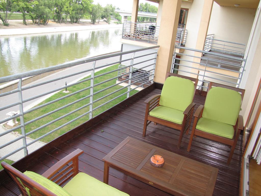 Dunalux Apartman เยอร์ ห้อง รูปภาพ