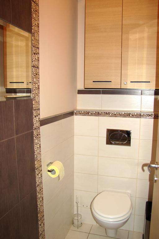 Dunalux Apartman เยอร์ ห้อง รูปภาพ
