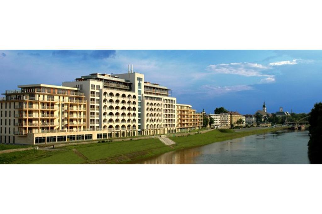 Dunalux Apartman เยอร์ ห้อง รูปภาพ